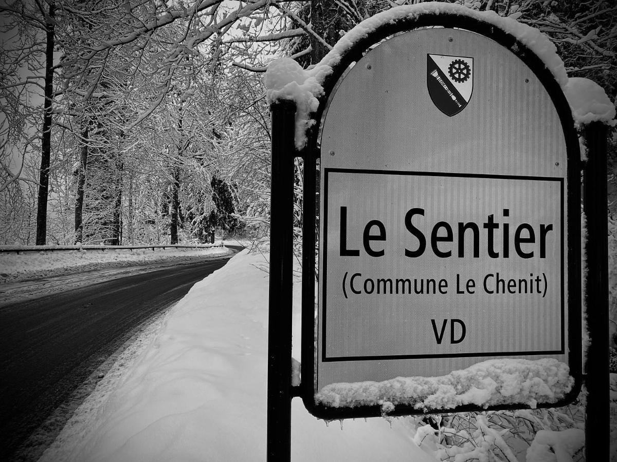 Hotel De Ville Du Sentier Le Sentier Esterno foto